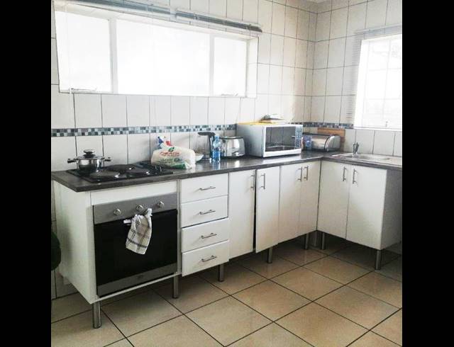 3 BEDROOM TOWNHOUSE RENTED IN ST GEORGES PARK